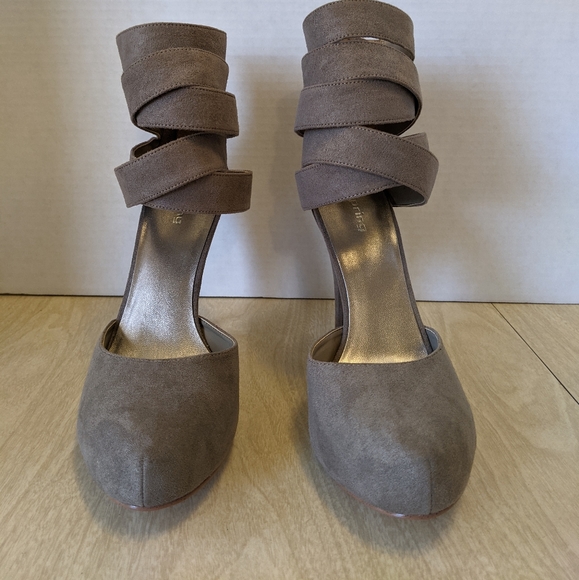 Spring Ladonne Gray Ankle Wrap Heels 8 - Picture 3 of 11